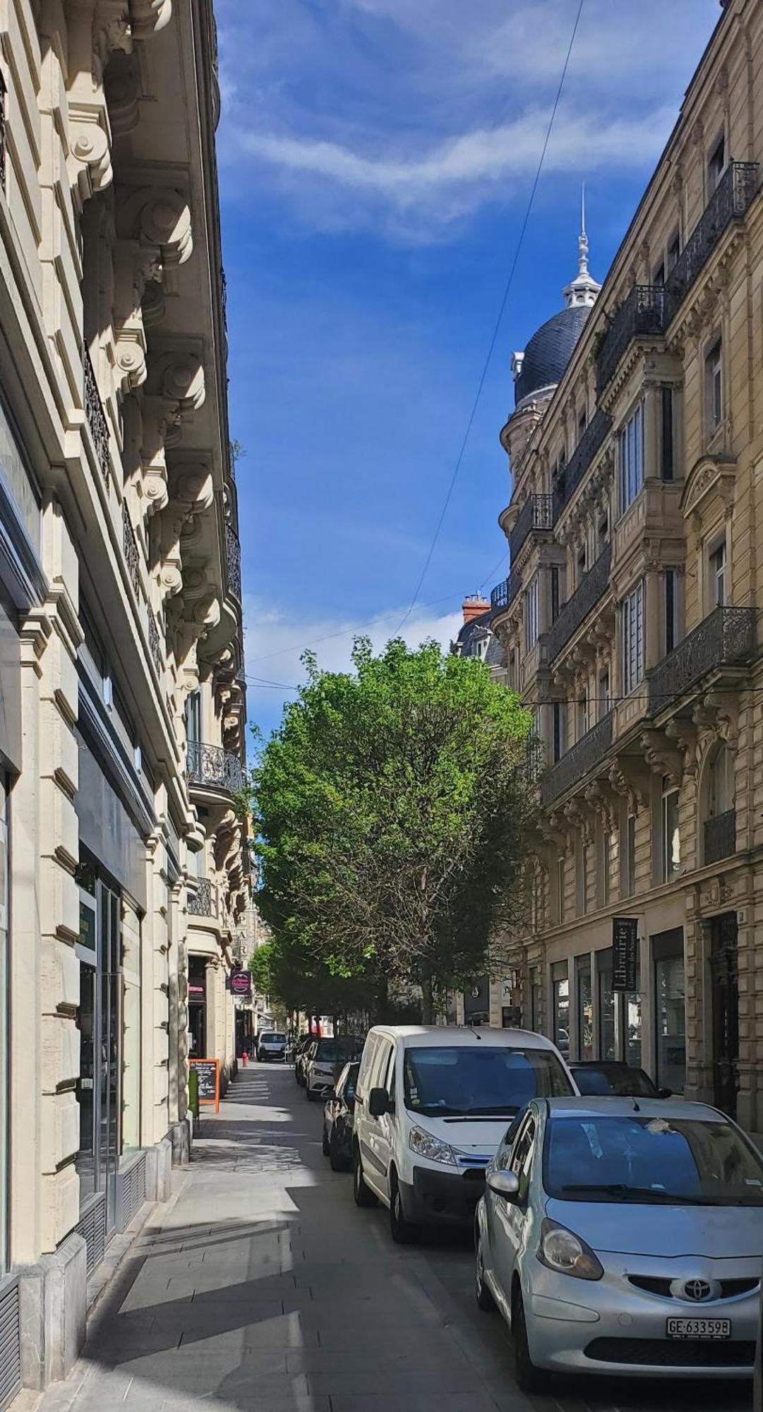 Le Grenier, Climatisation Terrasse Wi-Fi Netflix 15 Mn Coeur De Ville Béziers Dış mekan fotoğraf